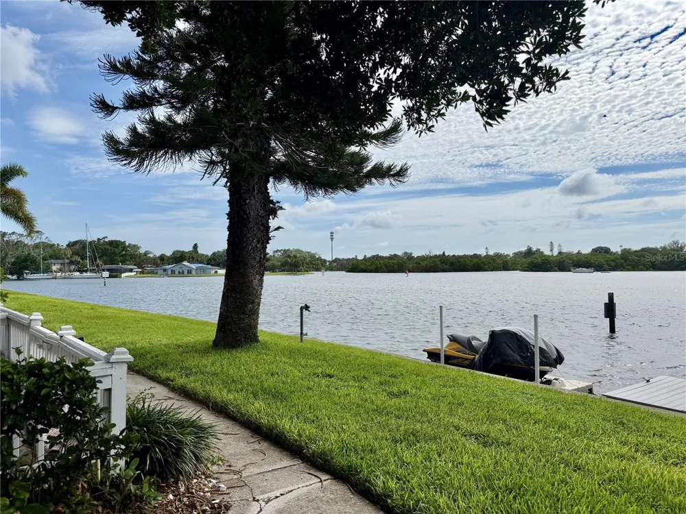 3751 POMPANO DRIVE SE #3751 St Petersburg, FL 33705