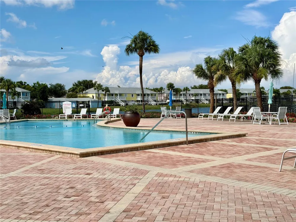3751 POMPANO DRIVE SE #3751 St Petersburg, FL 33705