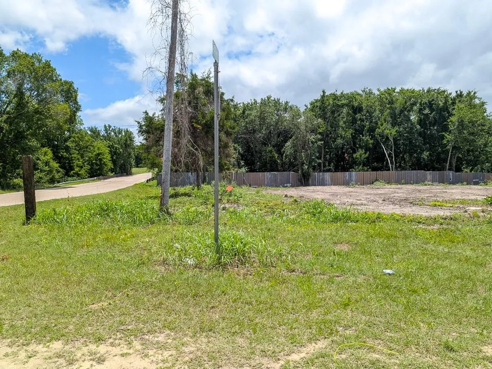 701 E Blackshear Street Navasota, TX 77868