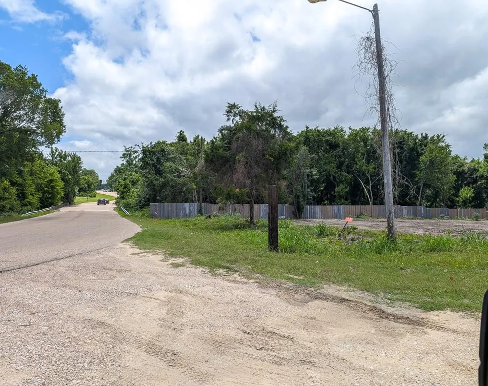 701 E Blackshear Street Navasota, TX 77868