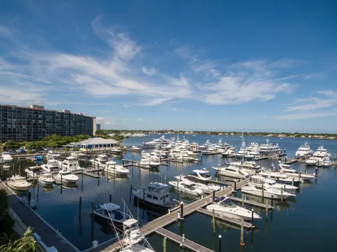 108 Lakeshore Drive #1041