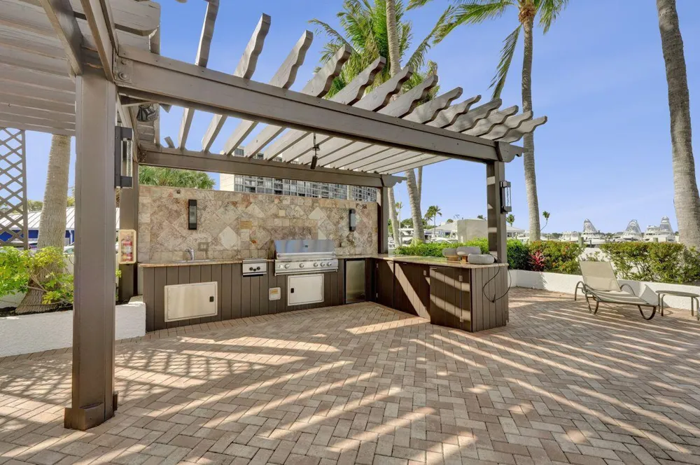 108 Lakeshore Drive #1041 North Palm Beach, FL 33408