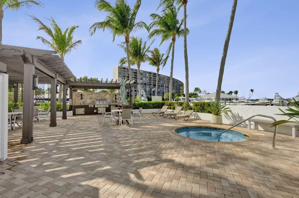 108 Lakeshore Drive #1041 North Palm Beach, FL 33408