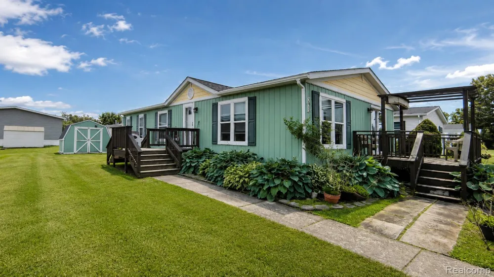 295 Bud Lane Lyon Charter Township, MI 48167