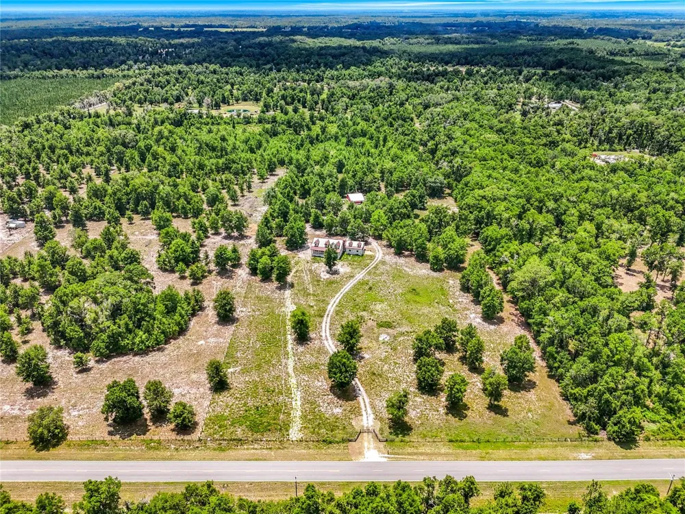 2916 SW ICHETUCKNEE AVENUE Lake City, FL 32024