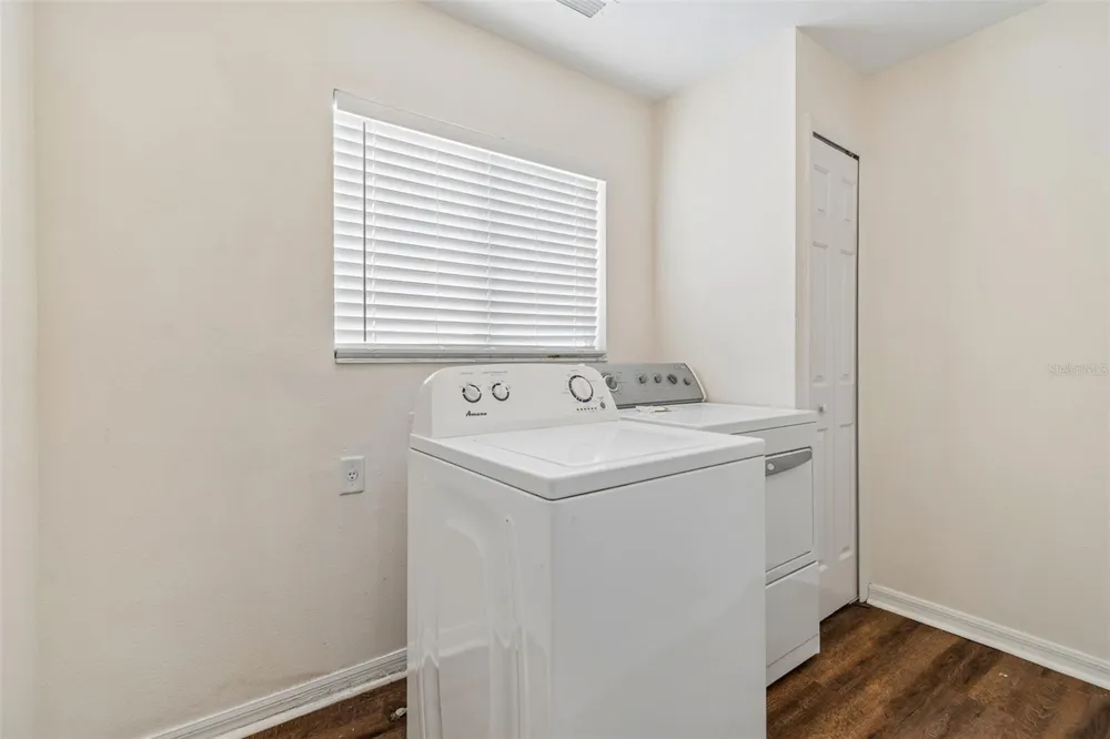 3307 PINE TOP DRIVE Valrico, FL 33594