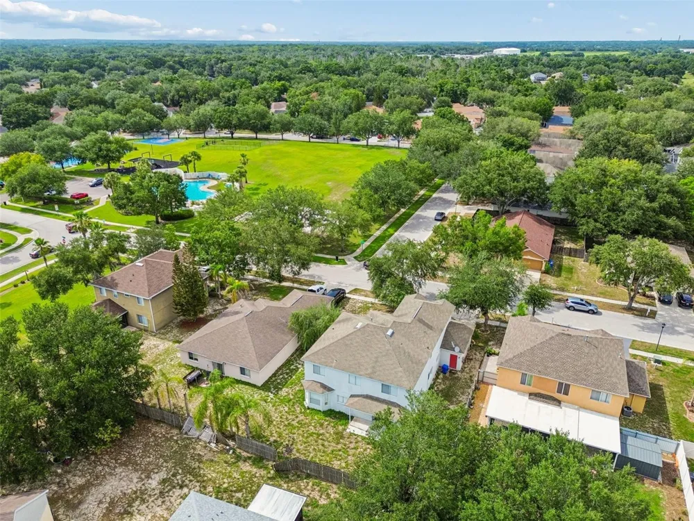 3307 PINE TOP DRIVE Valrico, FL 33594