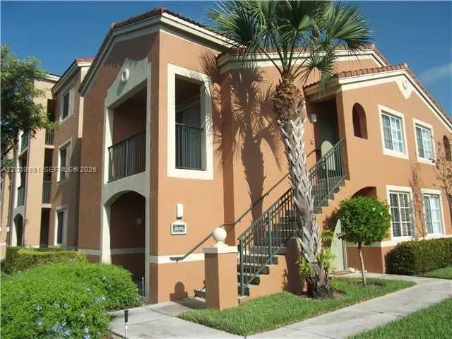 8030 Nob Hill Rd #102 Tamarac, FL 33321