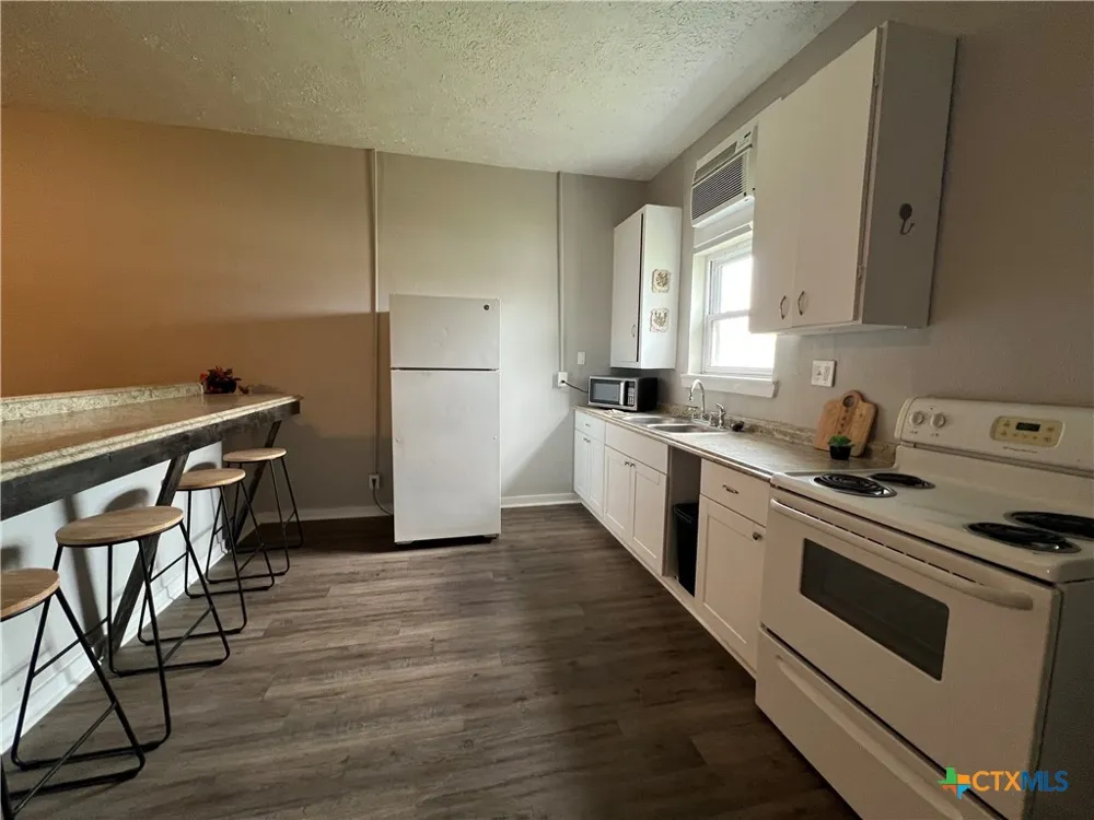 103 5th Street #B Seadrift, TX 77983