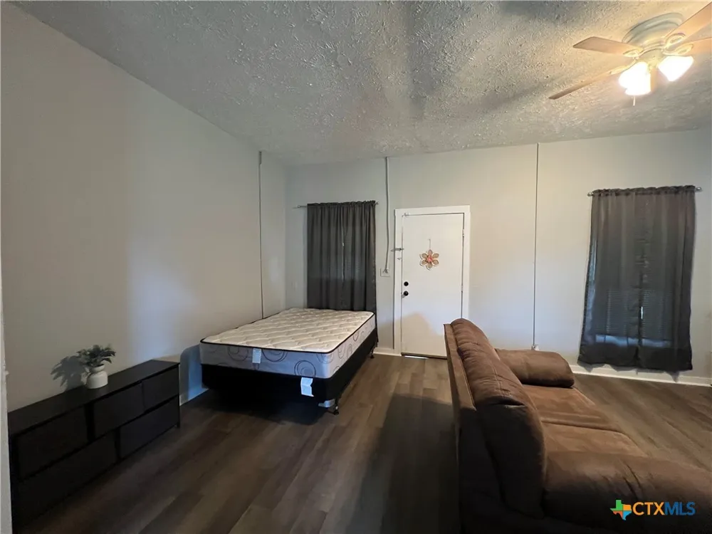 103 5th Street #B Seadrift, TX 77983