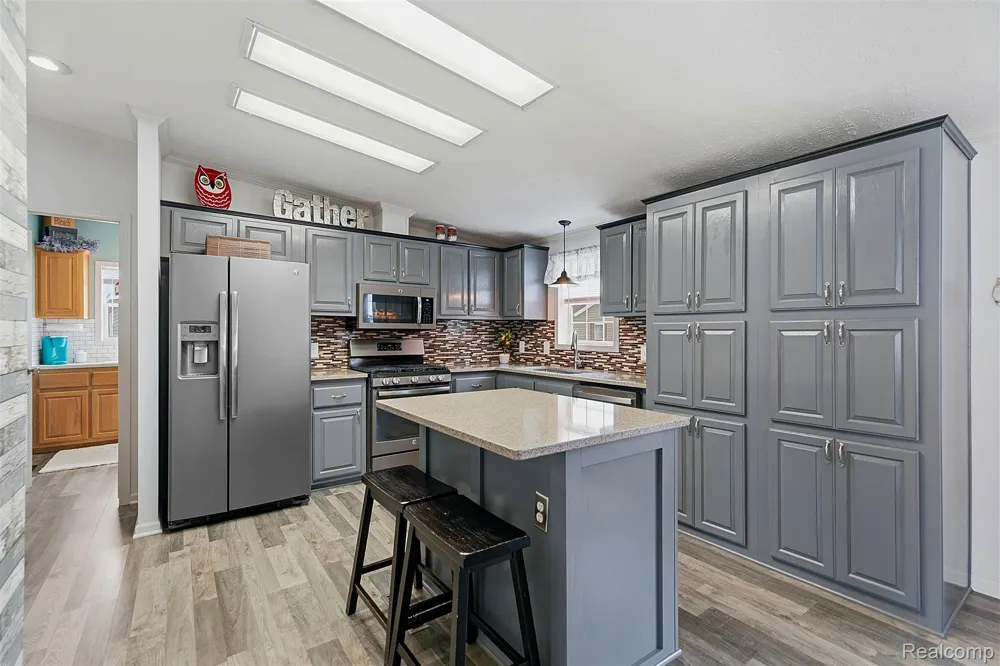 57510 Old Red Ln Lenox Township, MI 48048