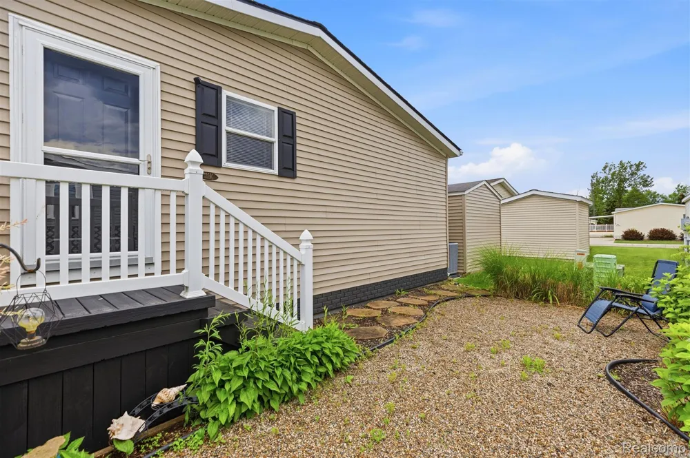57510 Old Red Ln Lenox Township, MI 48048