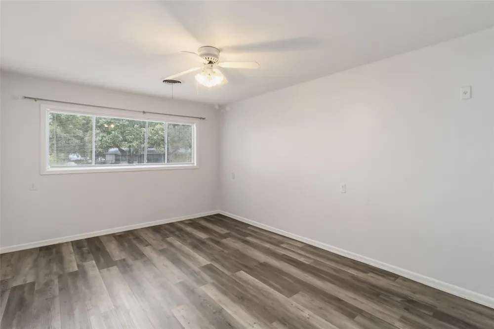 709 NE Tiger Lane Smithville, TX 78957