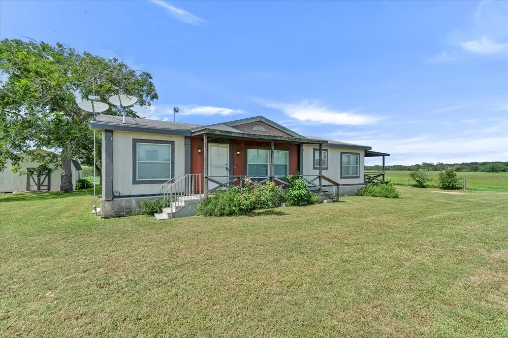 14858 Fm 1322 Luling, TX 78648