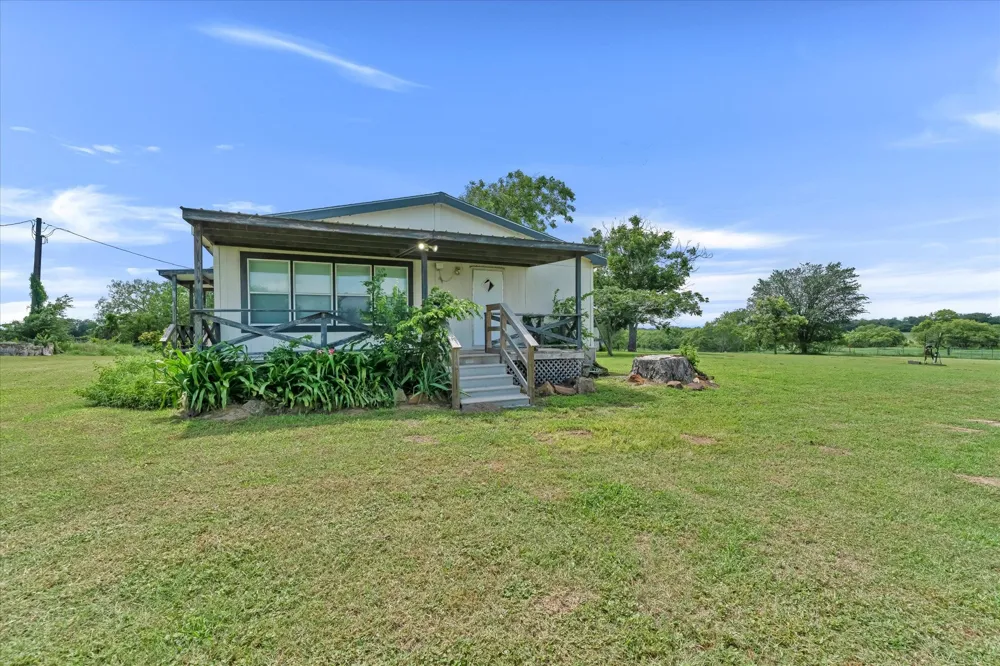14858 Fm 1322 Luling, TX 78648