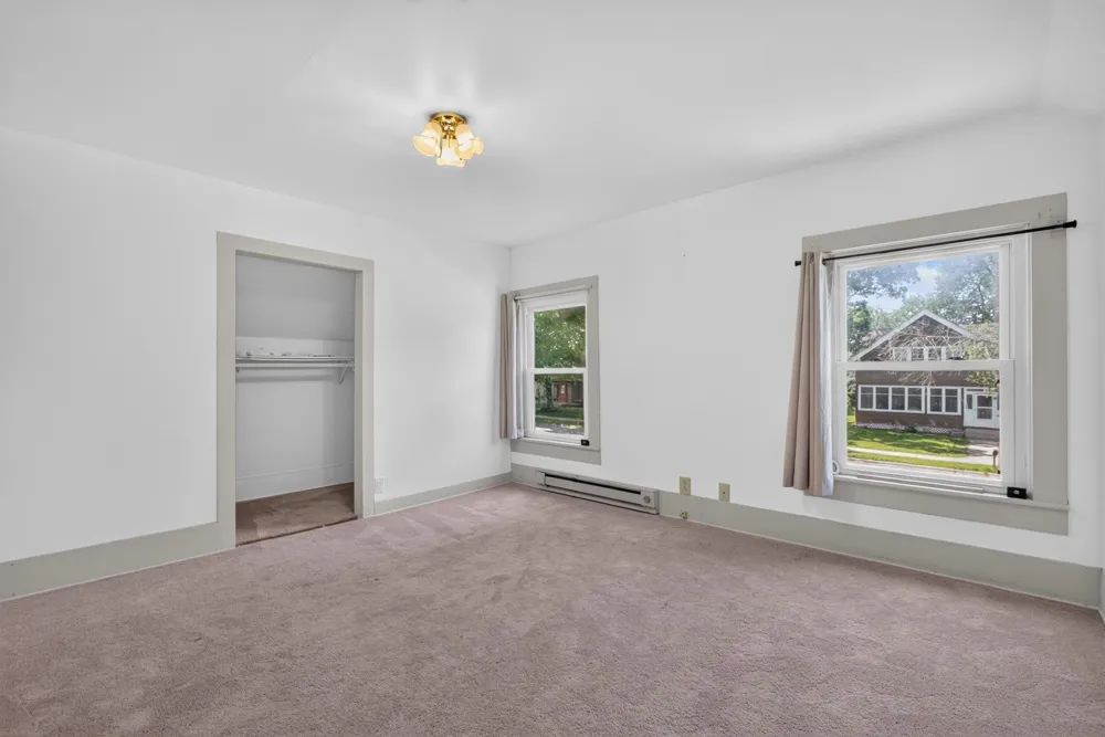 317 S 4th Street Le Sueur, MN 56058