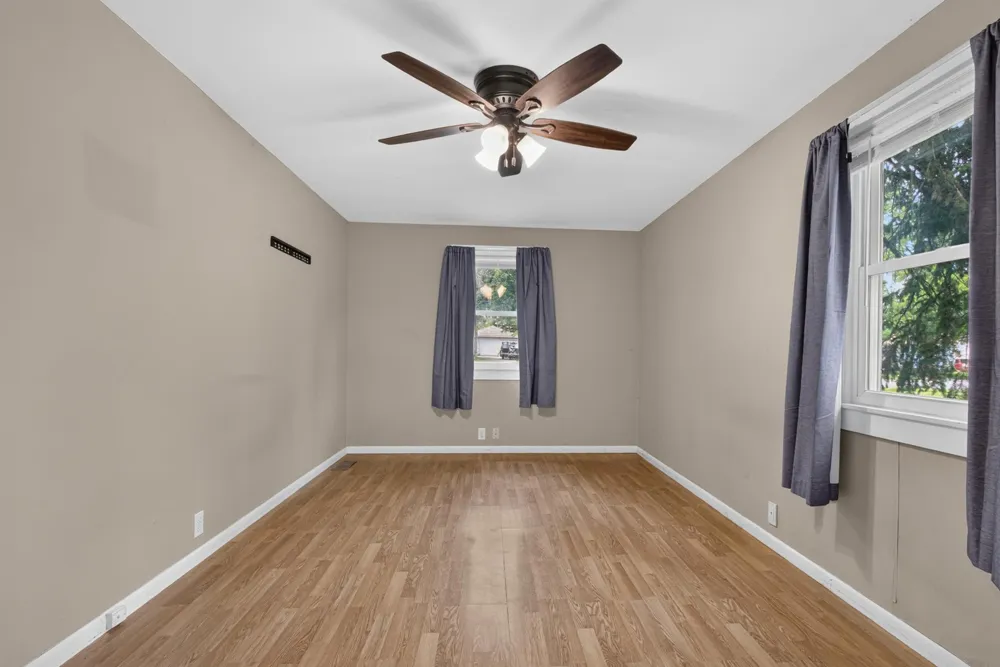 317 S 4th Street Le Sueur, MN 56058