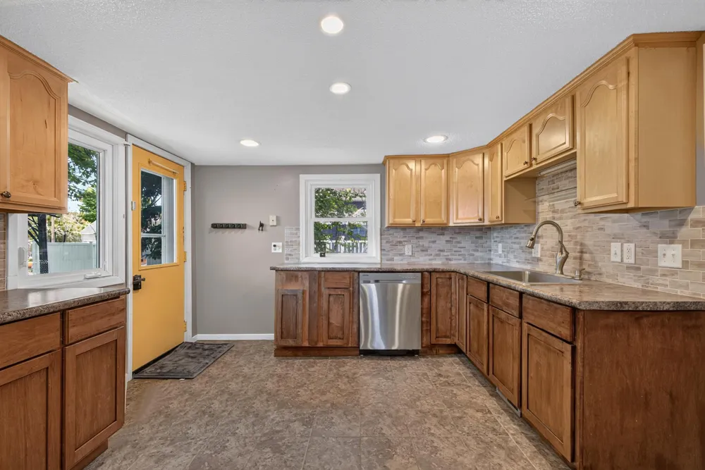 317 S 4th Street Le Sueur, MN 56058