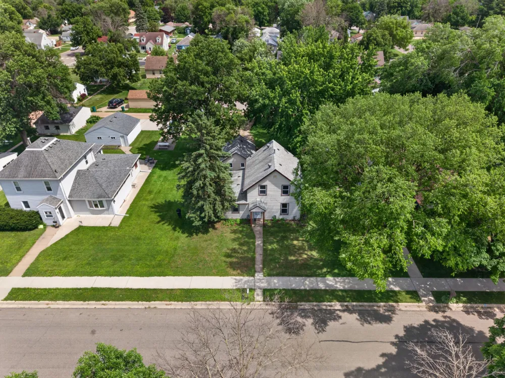 317 S 4th Street Le Sueur, MN 56058