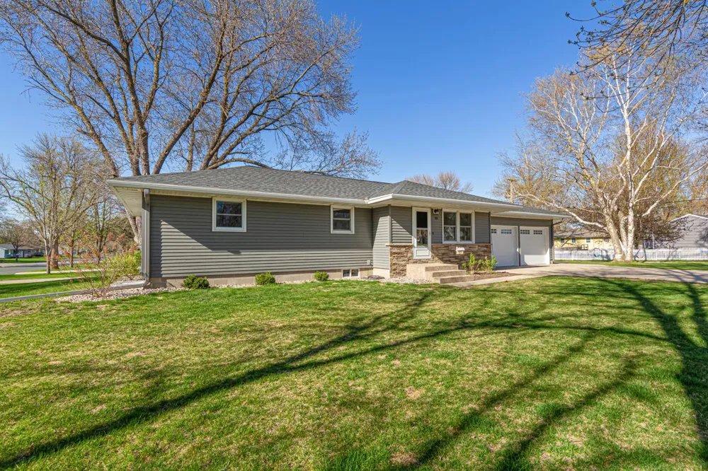 818 Lincoln Avenue Gaylord, MN 55334