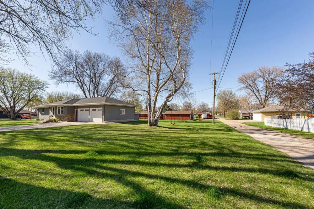 818 Lincoln Avenue Gaylord, MN 55334