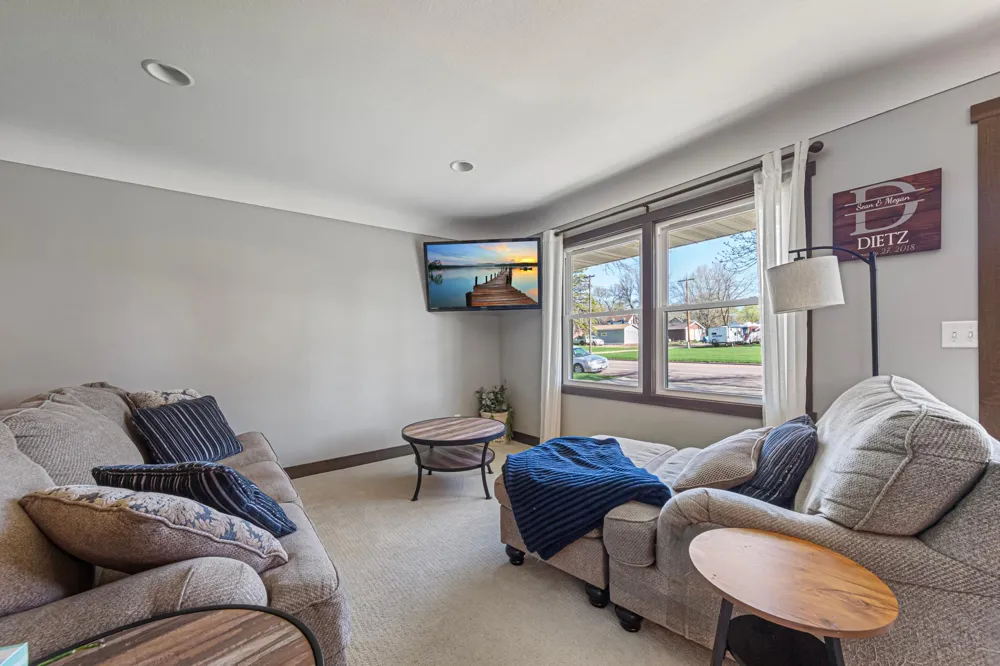 818 Lincoln Avenue Gaylord, MN 55334