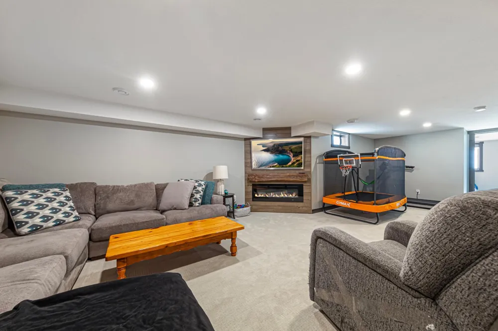 818 Lincoln Avenue Gaylord, MN 55334