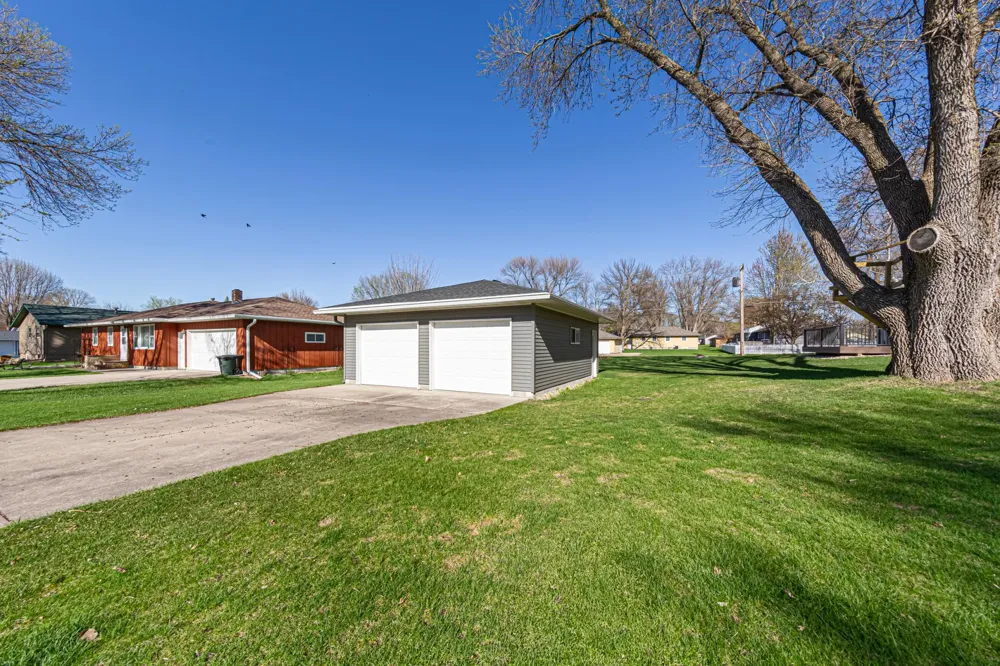818 Lincoln Avenue Gaylord, MN 55334