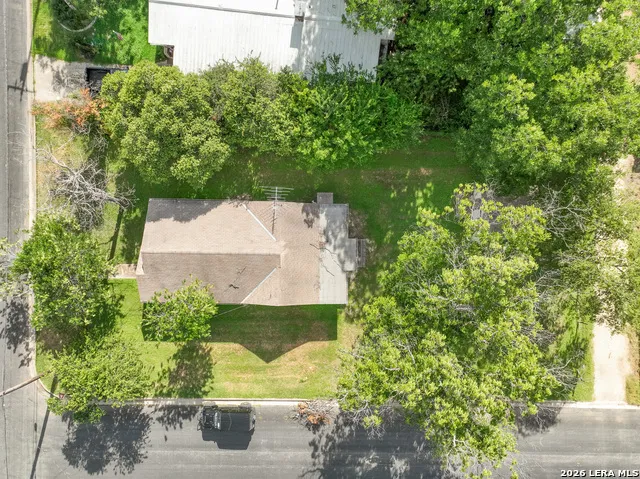 1902 17th St Hondo, TX 78861