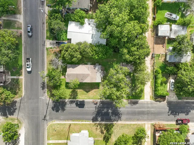 1902 17th St Hondo, TX 78861