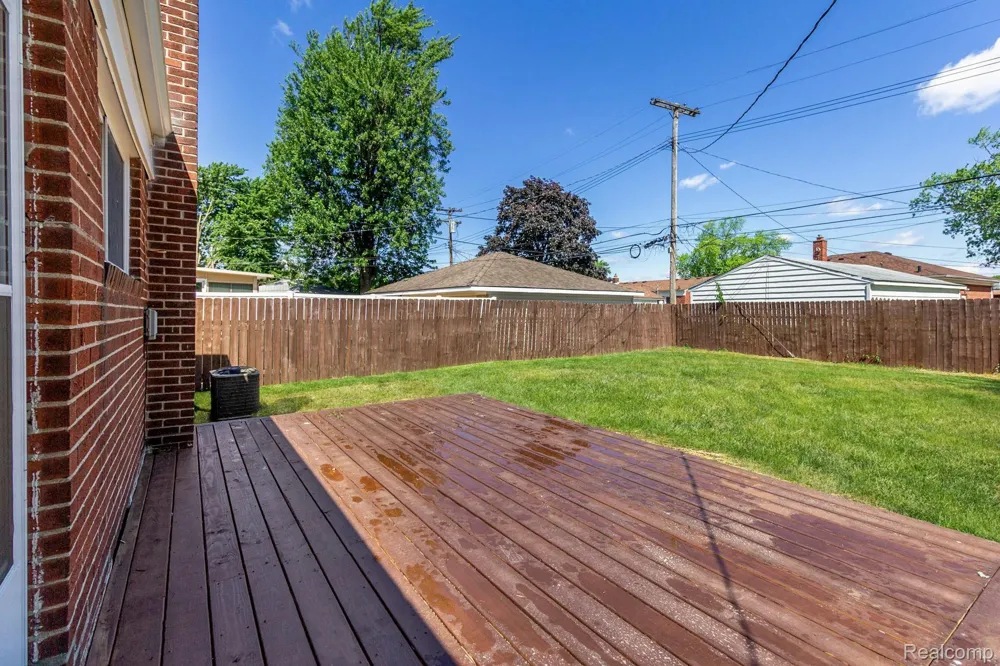 24865 Ridgecroft Avenue Eastpointe City, MI 48021