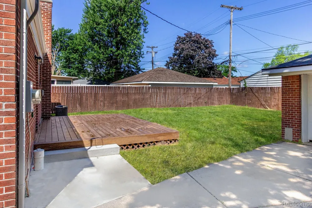 24865 Ridgecroft Avenue Eastpointe City, MI 48021