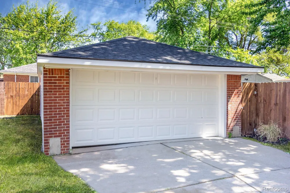 24865 Ridgecroft Avenue Eastpointe City, MI 48021