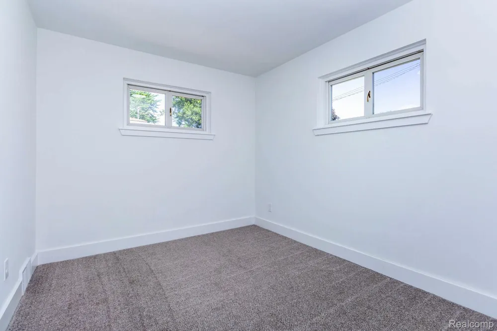 24865 Ridgecroft Avenue Eastpointe City, MI 48021