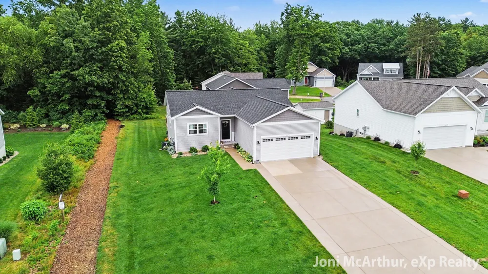 2670 Eagle Ridge Fruitport Charter Township, MI 49444