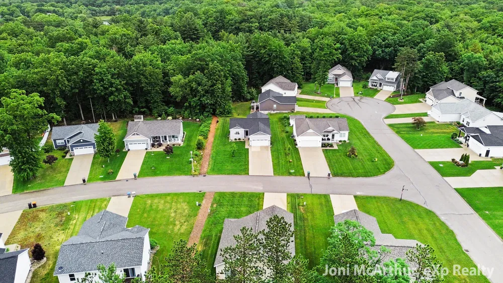 2670 Eagle Ridge Fruitport Charter Township, MI 49444
