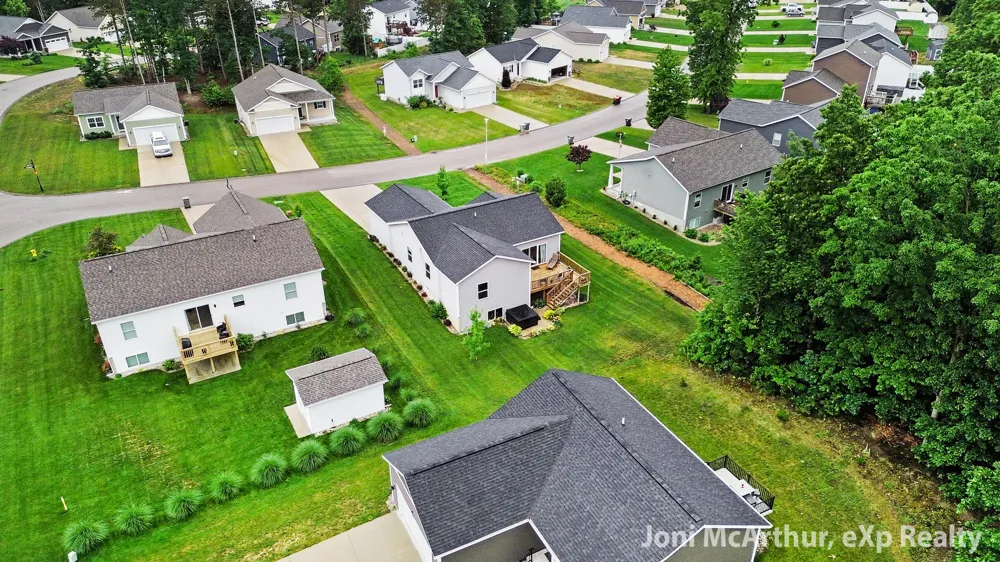 2670 Eagle Ridge Fruitport Charter Township, MI 49444