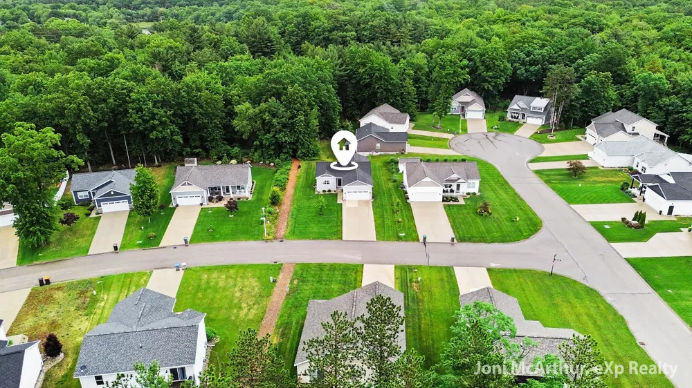 2670 Eagle Ridge Fruitport Charter Township, MI 49444