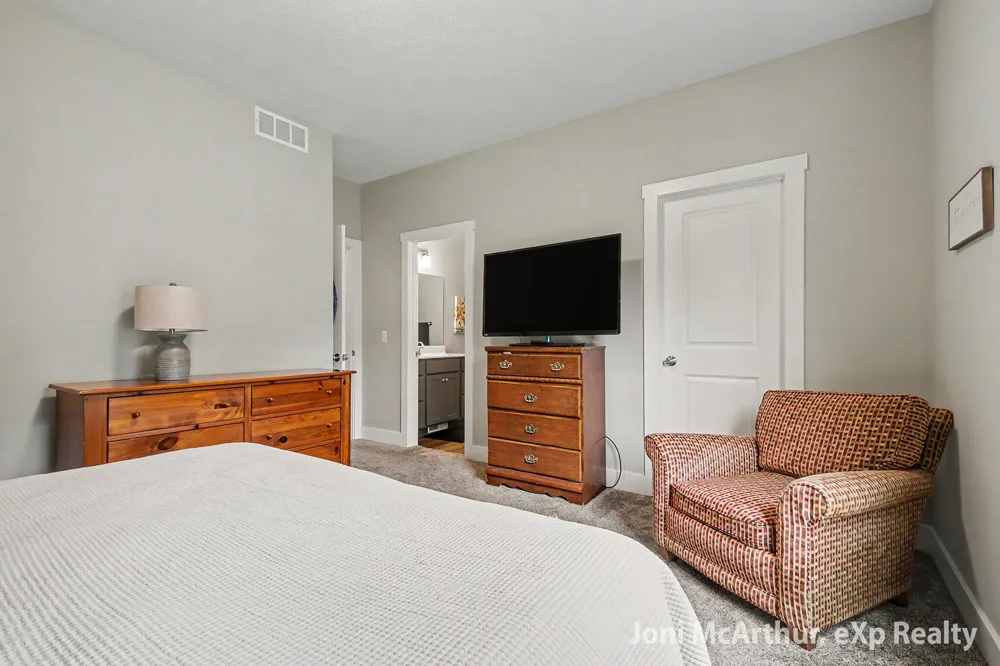 2670 Eagle Ridge Fruitport Charter Township, MI 49444