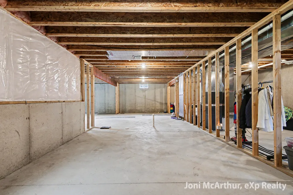 2670 Eagle Ridge Fruitport Charter Township, MI 49444