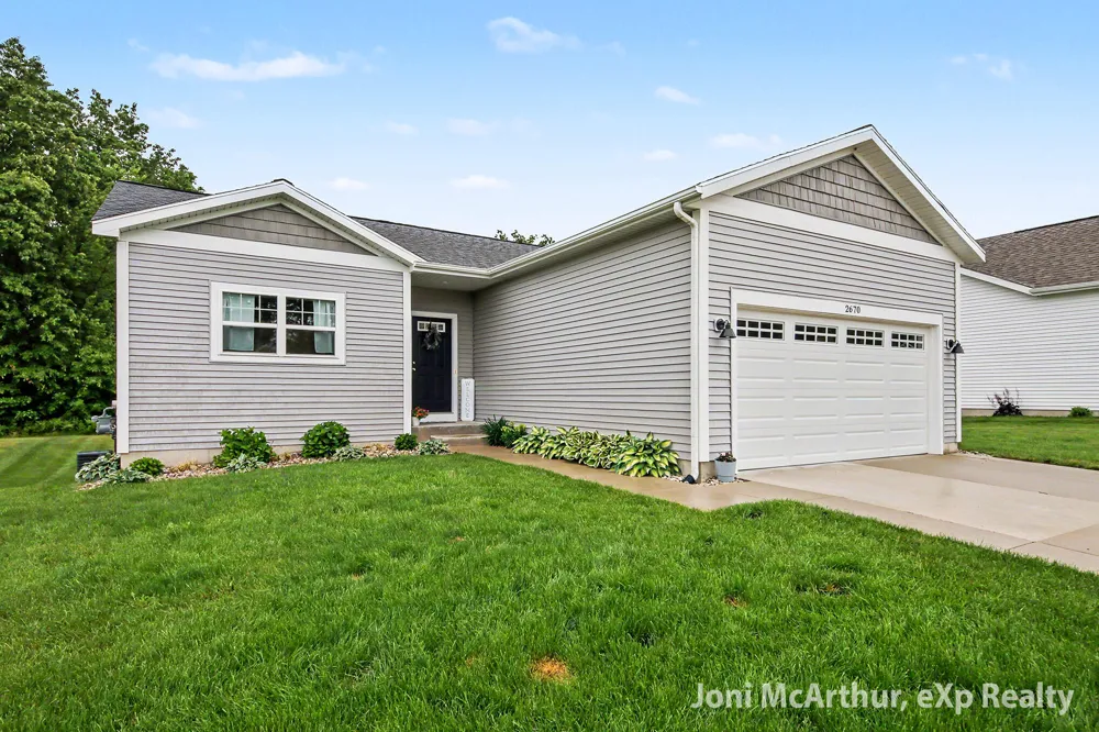 2670 Eagle Ridge Fruitport Charter Township, MI 49444