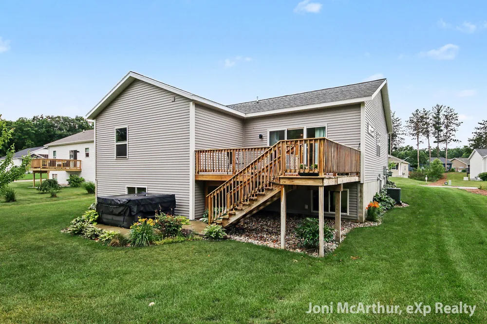 2670 Eagle Ridge Fruitport Charter Township, MI 49444