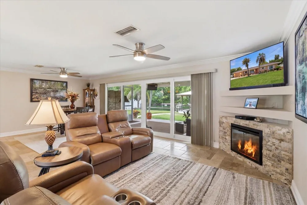 1302 SE PARADISE AVENUE Crystal River, FL 34429
