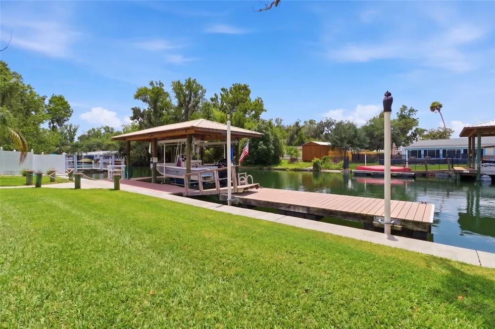 1302 SE PARADISE AVENUE Crystal River, FL 34429