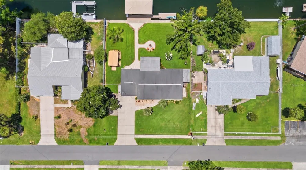 1302 SE PARADISE AVENUE Crystal River, FL 34429