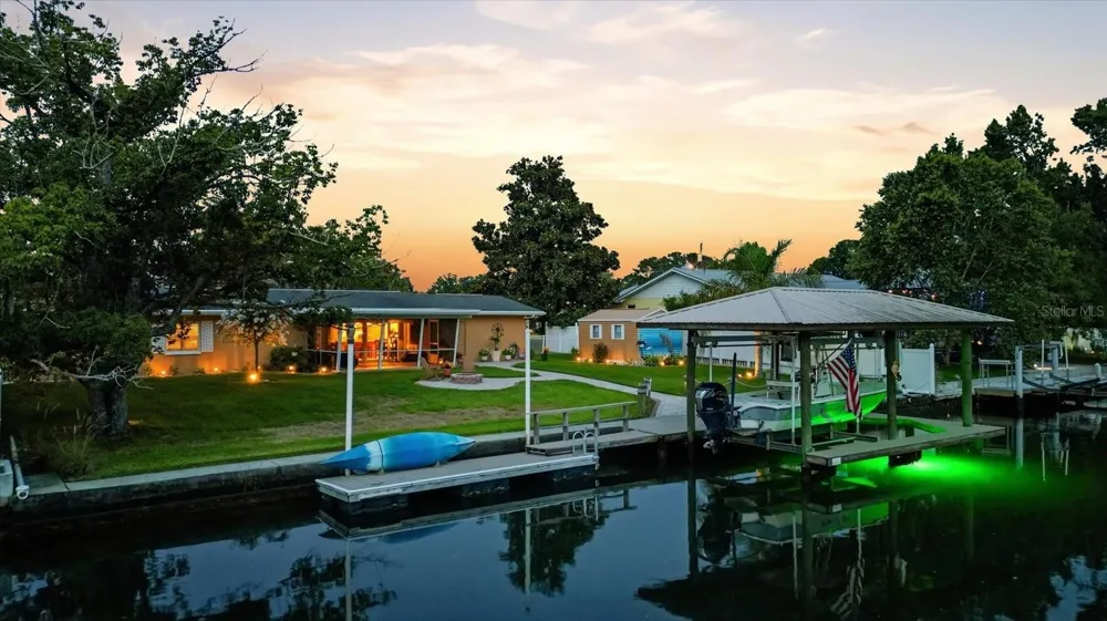 1302 SE PARADISE AVENUE Crystal River, FL 34429