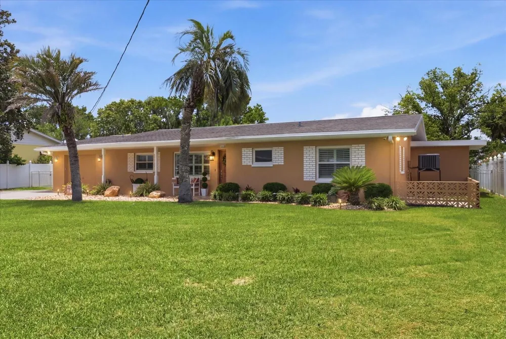 1302 SE PARADISE AVENUE Crystal River, FL 34429
