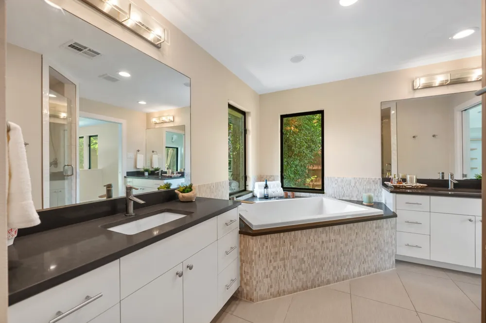 2611 East Side Drive Austin, TX 78704