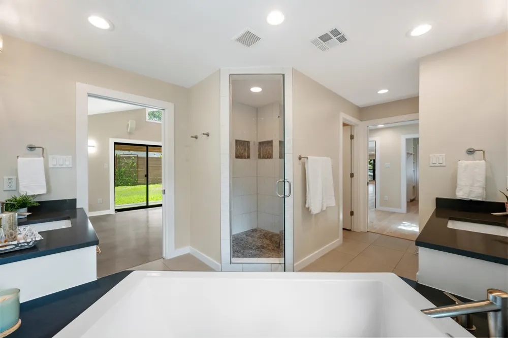 2611 East Side Drive Austin, TX 78704