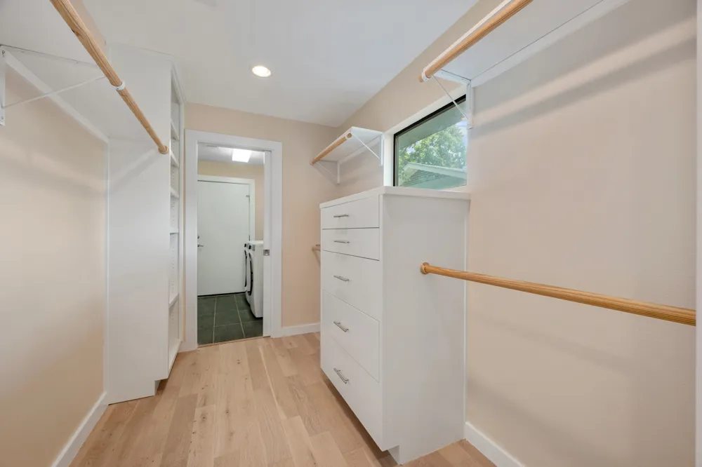 2611 East Side Drive Austin, TX 78704